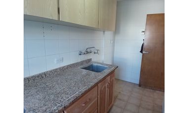 VENTA DEPARTAMENTO  3 AMBIENTES AL FRENTE CON GARAGE PROPIO