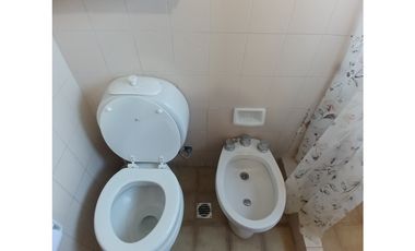 VENTA DEPARTAMENTO  3 AMBIENTES AL FRENTE CON GARAGE PROPIO