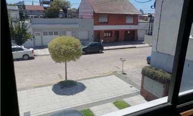 VENTA DEPARTAMENTO  3 AMBIENTES  CON cochera  LUMINOSO