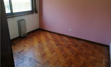 VENTA DEPARTAMENTO  3 AMBIENTES  CON cochera  LUMINOSO