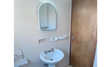 VENTA DEPARTAMENTO  3 AMBIENTES AL FRENTE CON GARAGE PROPIO