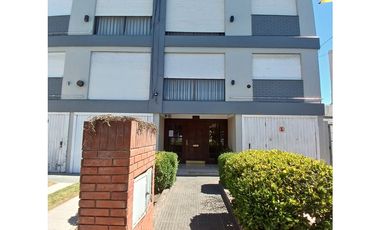 VENTA DEPARTAMENTO  3 AMBIENTES AL FRENTE CON GARAGE PROPIO