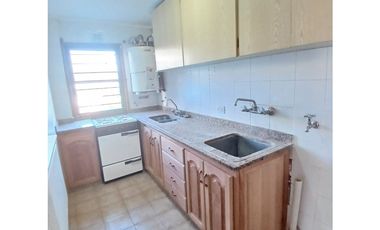 VENTA DEPARTAMENTO  3 AMBIENTES AL FRENTE CON GARAGE PROPIO