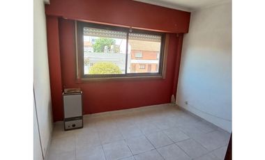 VENTA DEPARTAMENTO  3 AMBIENTES AL FRENTE CON GARAGE PROPIO