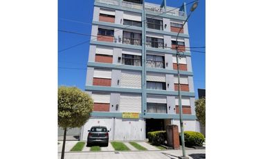 VENTA DEPARTAMENTO  3 AMBIENTES  CON cochera  LUMINOSO