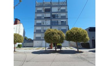 VENTA DEPARTAMENTO  3 AMBIENTES AL FRENTE CON GARAGE PROPIO