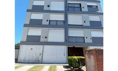 VENTA DEPARTAMENTO  3 AMBIENTES AL FRENTE CON GARAGE PROPIO