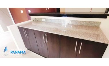 En venta hermosa casa con finos acabados en David!