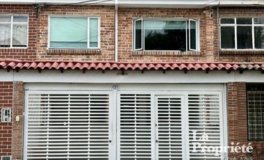 casa en venta en popular modelo. Cod V309