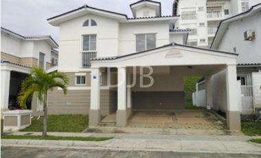 GANGA Venta de casa en Playa Dorada $184.500 #330