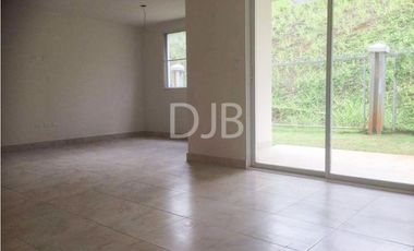 GANGA Venta de casa en Playa Dorada $184.500 #330