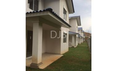 GANGA Venta de casa en Playa Dorada $184.500 #330