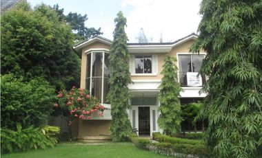 CASA 4 REC EN EMBASSY GARDENS, CLAYTON