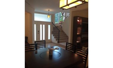 CASA 4 REC EN EMBASSY GARDENS, CLAYTON