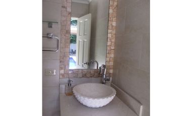 CASA 4 REC EN EMBASSY GARDENS, CLAYTON