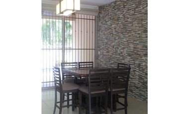 CASA 4 REC EN EMBASSY GARDENS, CLAYTON
