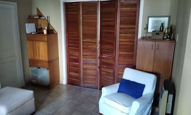 Casa con Departamento en venta en Ezpeleta Este