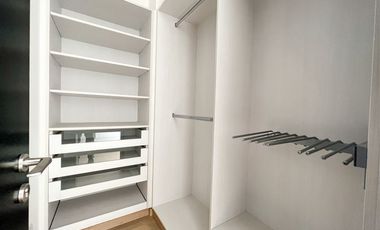 Departamento en Arriendo en Vista Golf, La Dehesa (Dúplex con Jardín privado)