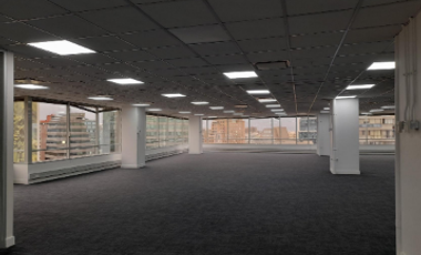 Oficina en Arriendo en Edificio Palladio /Metro Pedro de Valdivia