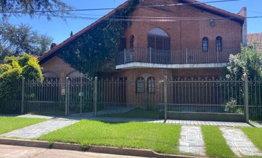 Solida casa en Corimayo Burzaco