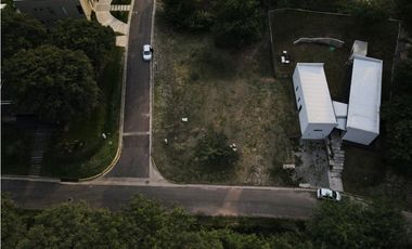 Venta amplio lote en barrio privado Puerto Urquiza