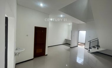 Rumah Baru 2 Lantai Di Taman Holis Indah Bandung