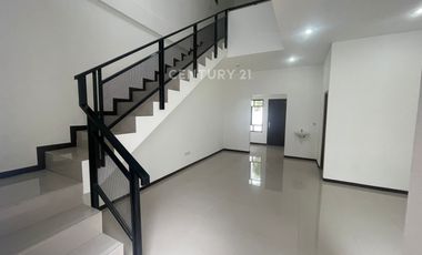 Rumah Baru 2 Lantai Di Taman Holis Indah Bandung