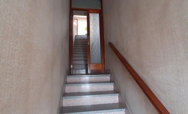 HERMOSA CASA DE ESTILO CON QUINCHO AMPLIO Y GALPON EN PLANTA BAJA EXCELENTE LOTE DE 8.66 X 45 METROS