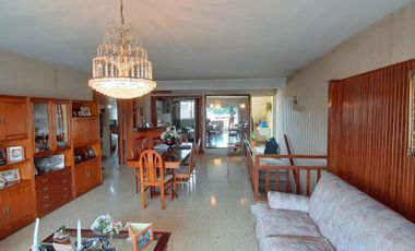 HERMOSA CASA DE ESTILO CON QUINCHO AMPLIO Y GALPON EN PLANTA BAJA EXCELENTE LOTE DE 8.66 X 45 METROS