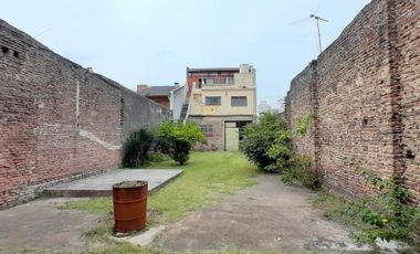 HERMOSA CASA DE ESTILO CON QUINCHO AMPLIO Y GALPON EN PLANTA BAJA EXCELENTE LOTE DE 8.66 X 45 METROS