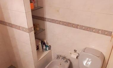 HERMOSA CASA DE ESTILO CON QUINCHO AMPLIO Y GALPON EN PLANTA BAJA EXCELENTE LOTE DE 8.66 X 45 METROS