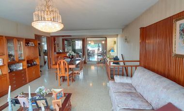 HERMOSA CASA DE ESTILO CON QUINCHO AMPLIO Y GALPON EN PLANTA BAJA EXCELENTE LOTE DE 8.66 X 45 METROS