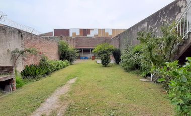 HERMOSA CASA DE ESTILO CON QUINCHO AMPLIO Y GALPON EN PLANTA BAJA EXCELENTE LOTE DE 8.66 X 45 METROS