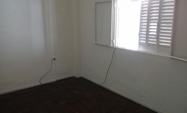 EXCELENTE CASA EN LOTE PROPIO A MTS DE AV. MARQUEZ Y CENTRO COMERCIAL.