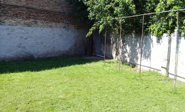 EXCELENTE CASA EN LOTE PROPIO A MTS DE AV. MARQUEZ Y CENTRO COMERCIAL.