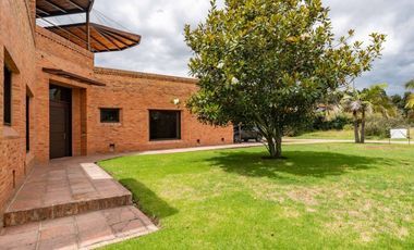 casa en arriendo/venta en aposentos. Cod A28100