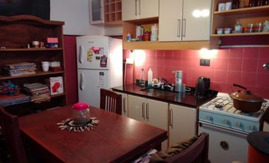 HAEDO NORTE 3 CDAS ESTACION. MUY BUEN DUPLEX 3 AMB CON COCHERA CUBIERTA Y PATIO