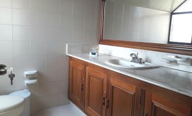 edificio en arriendo/venta en el chico. Cod V2405