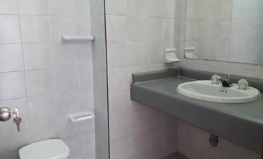 edificio en arriendo/venta en el chico. Cod V2405