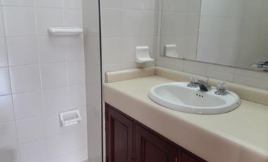 edificio en arriendo/venta en el chico. Cod V2405