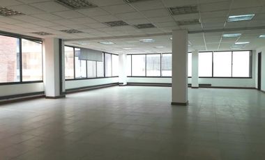 edificio en arriendo/venta en el chico. Cod V2405