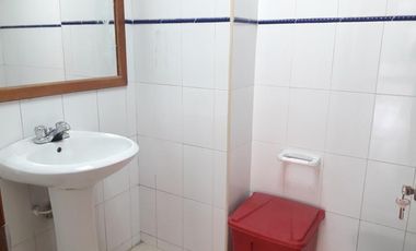 edificio en arriendo/venta en el chico. Cod V2405