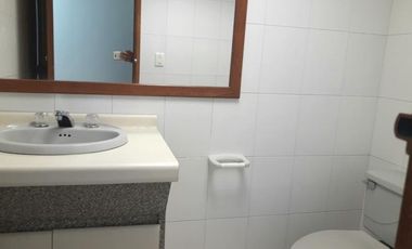 edificio en arriendo/venta en el chico. Cod V2405