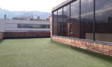 edificio en arriendo/venta en el chico. Cod V2405