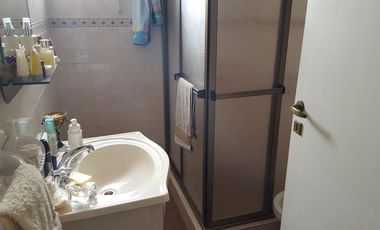 Chalet de 3 dorm con jardin y gran quincho c/parrilla.