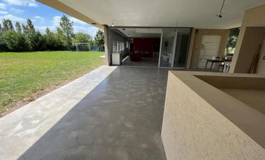 Casa 4 Ambientes En Venta - Francisco Alvarez, Moreno