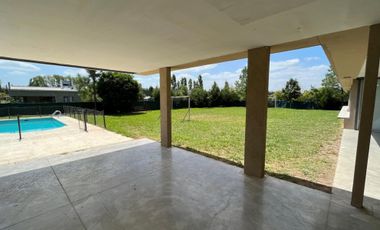 Casa 4 Ambientes En Venta - Francisco Alvarez, Moreno
