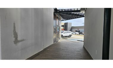 Se Alquilan Locales Comerciales en Plaza Central de Costa Verde
