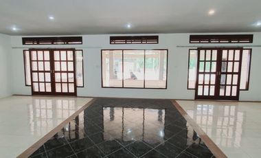 Dijual Murah Restoran Central Wisata Pantai Senggigi Lombok