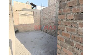 Se Vende Casa A Un Paso De Parque Y A Minutos De La Estacion De Tren Electrico